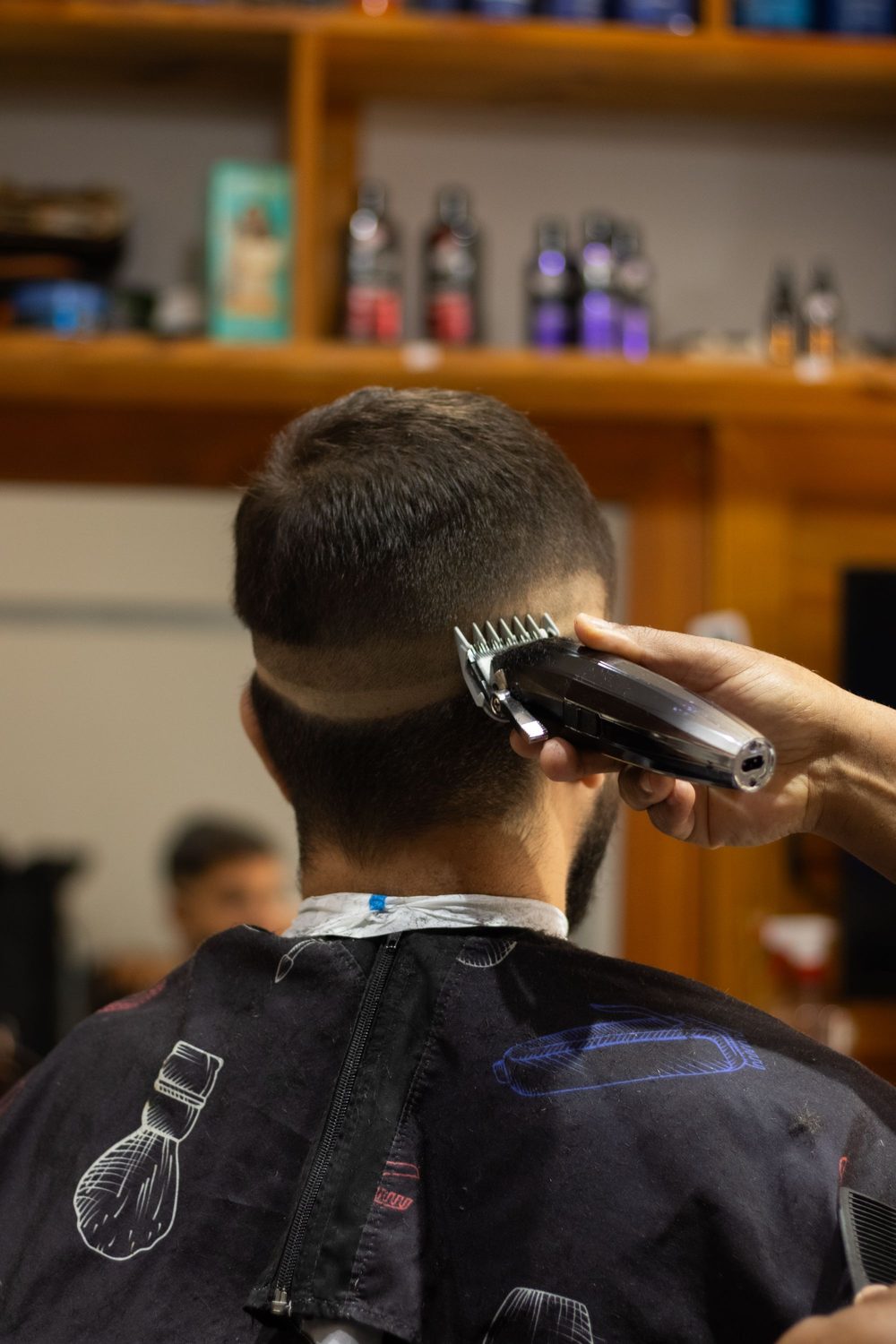 Javier rematando un degradado a máquina